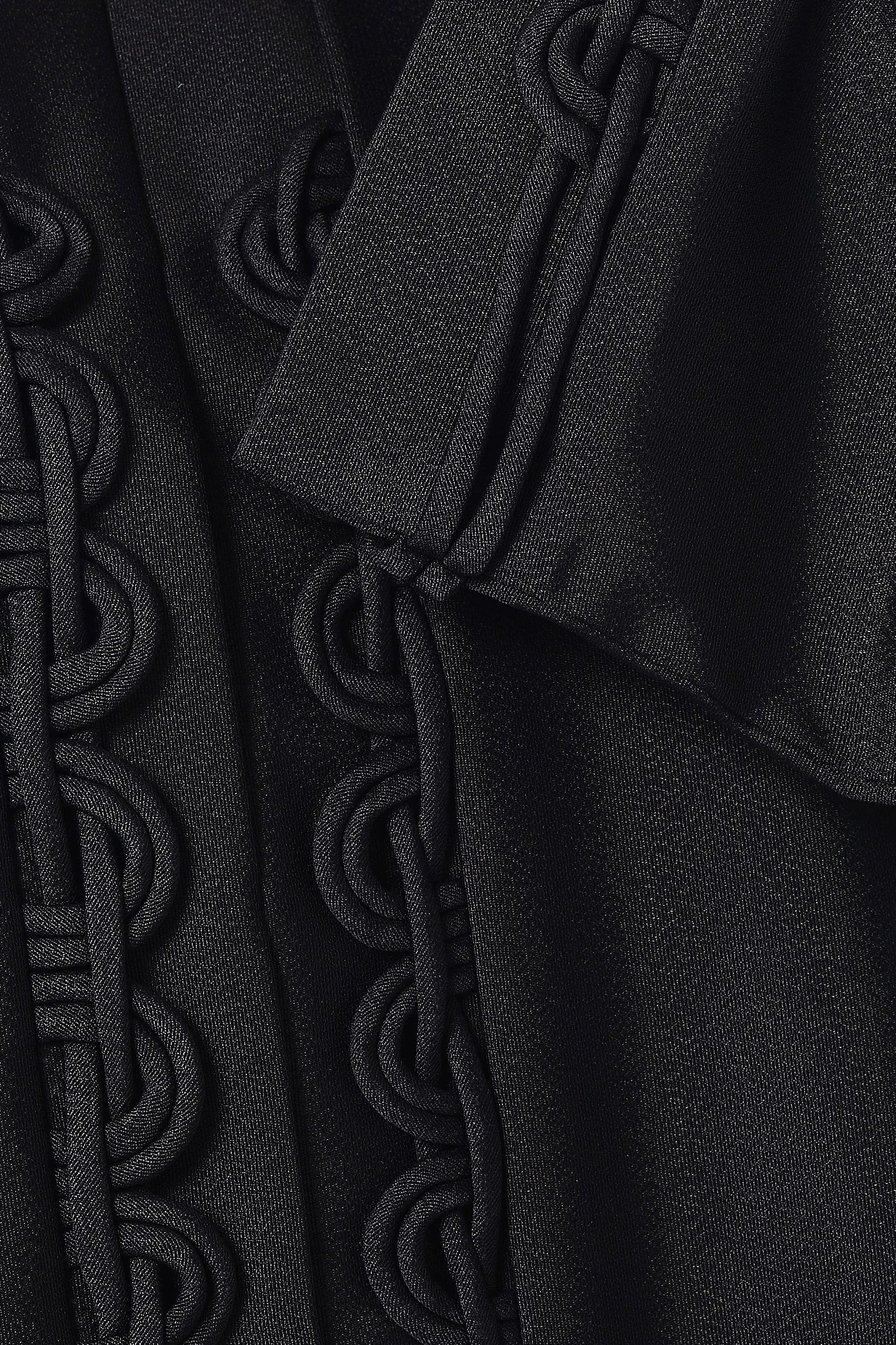 Black Sana Crepe Abaya with Front Loop Detail - Posh Abaya