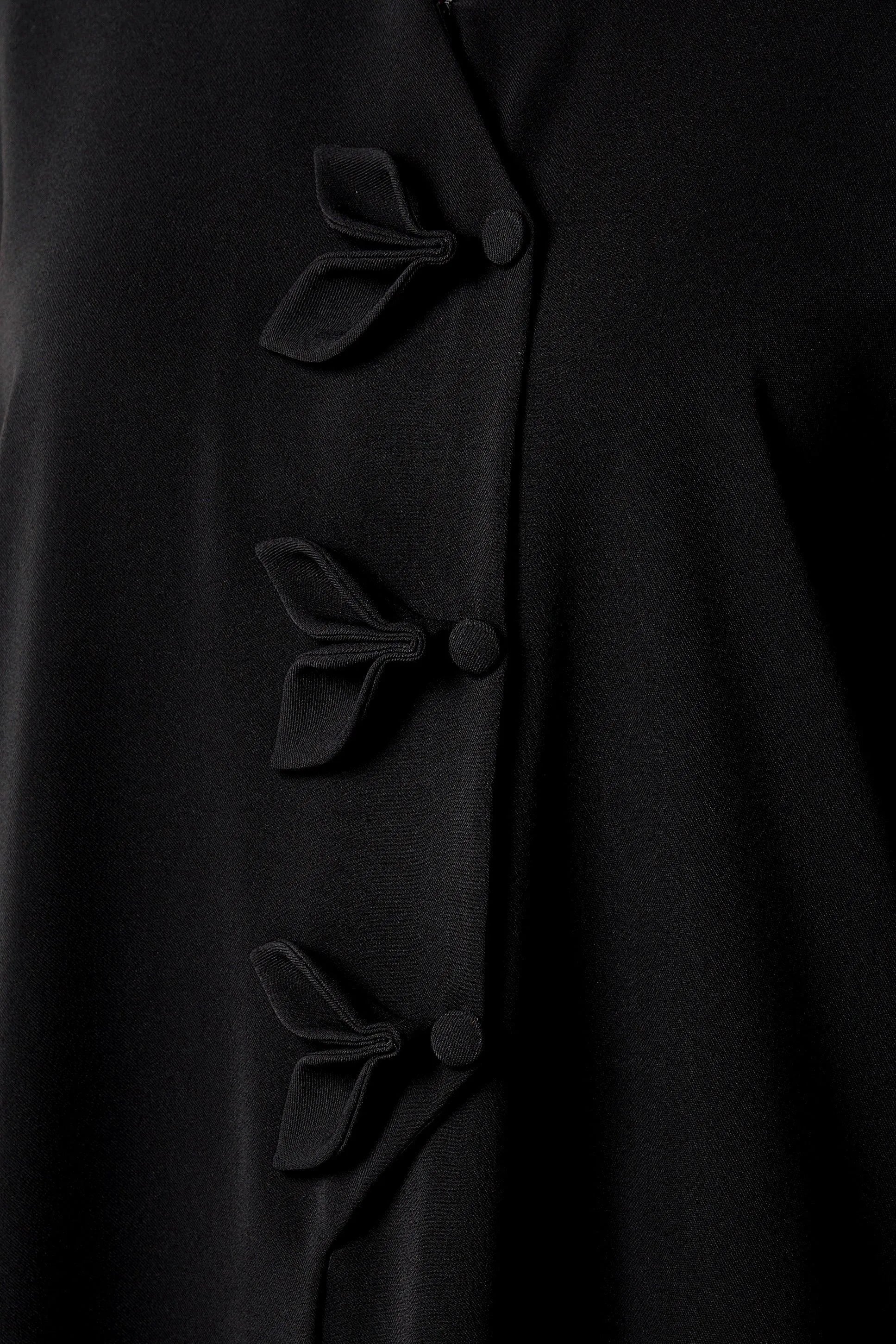 Black Nova Crepe Abaya with Applique Bow Detail - Posh Abaya